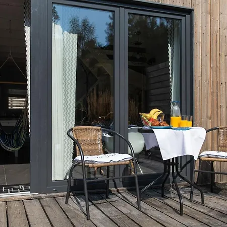 In Mit Terrasse, Garten Und Grill Semesterbostad